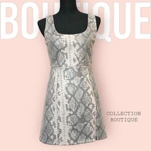 Snake skin print NWT  party dress size small Olivatious